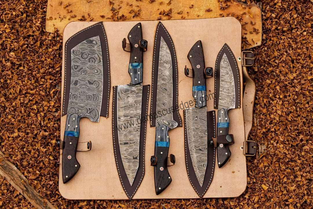 Intricate Damascus Steel Blade Pattern